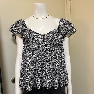 NWT - Universal Thread black and white blouse - Size L